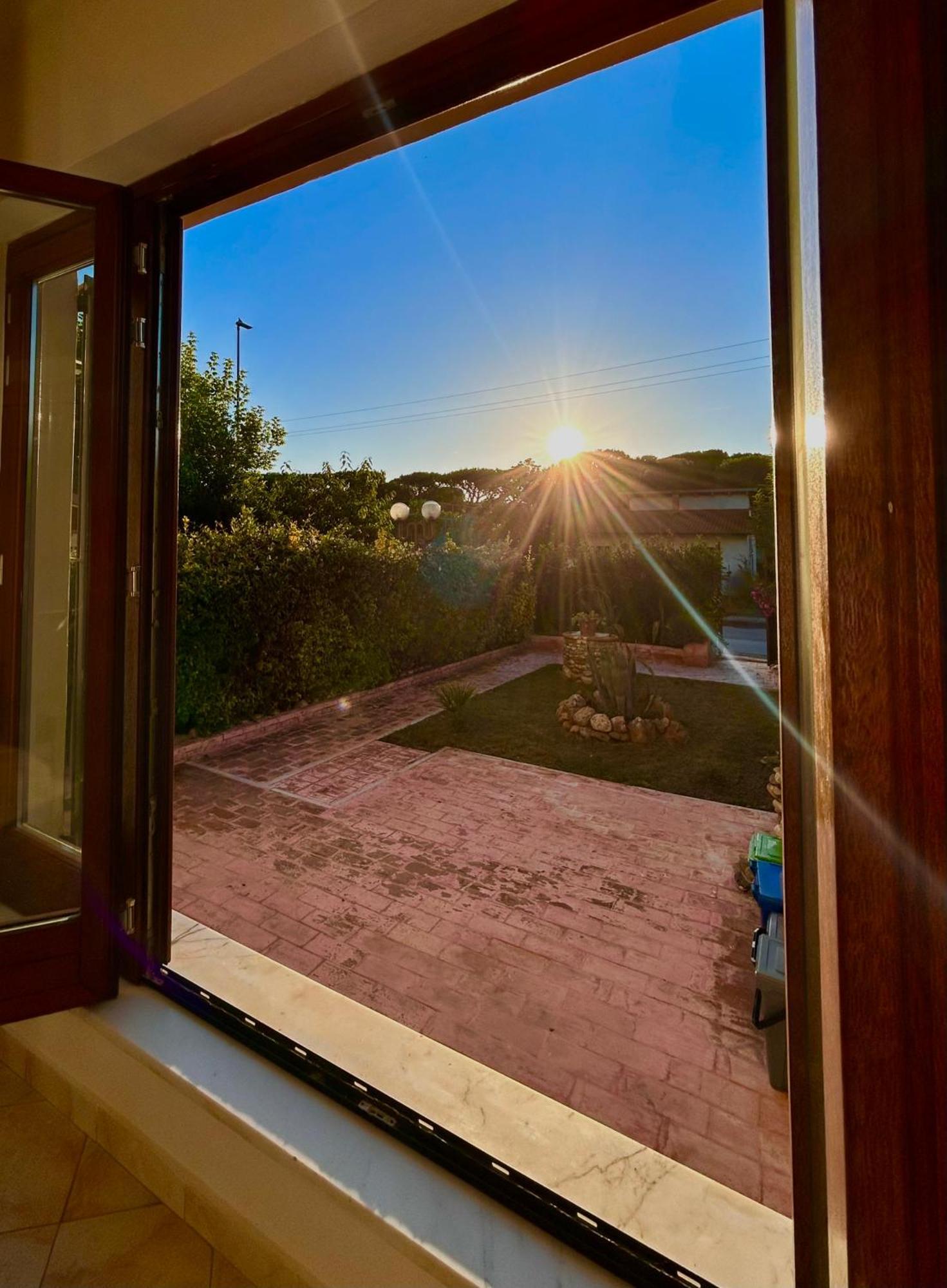 Sunny Apartment Marina di Massa Εξωτερικό φωτογραφία